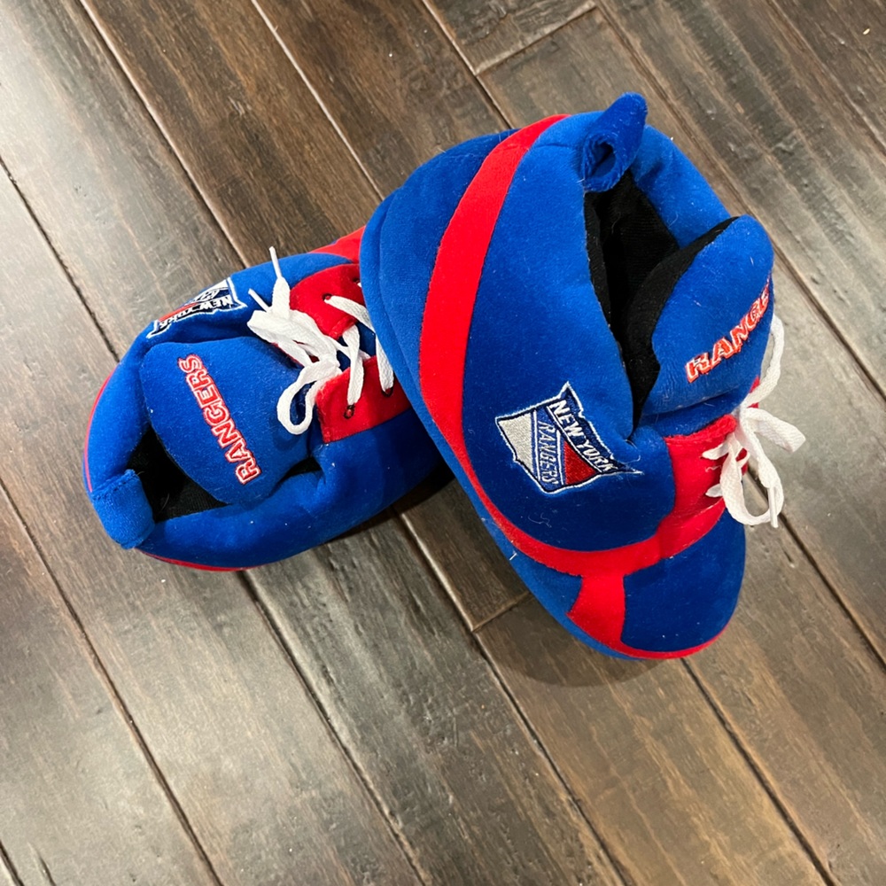 New York Rangers NHL Forever Collectibles M Slippers